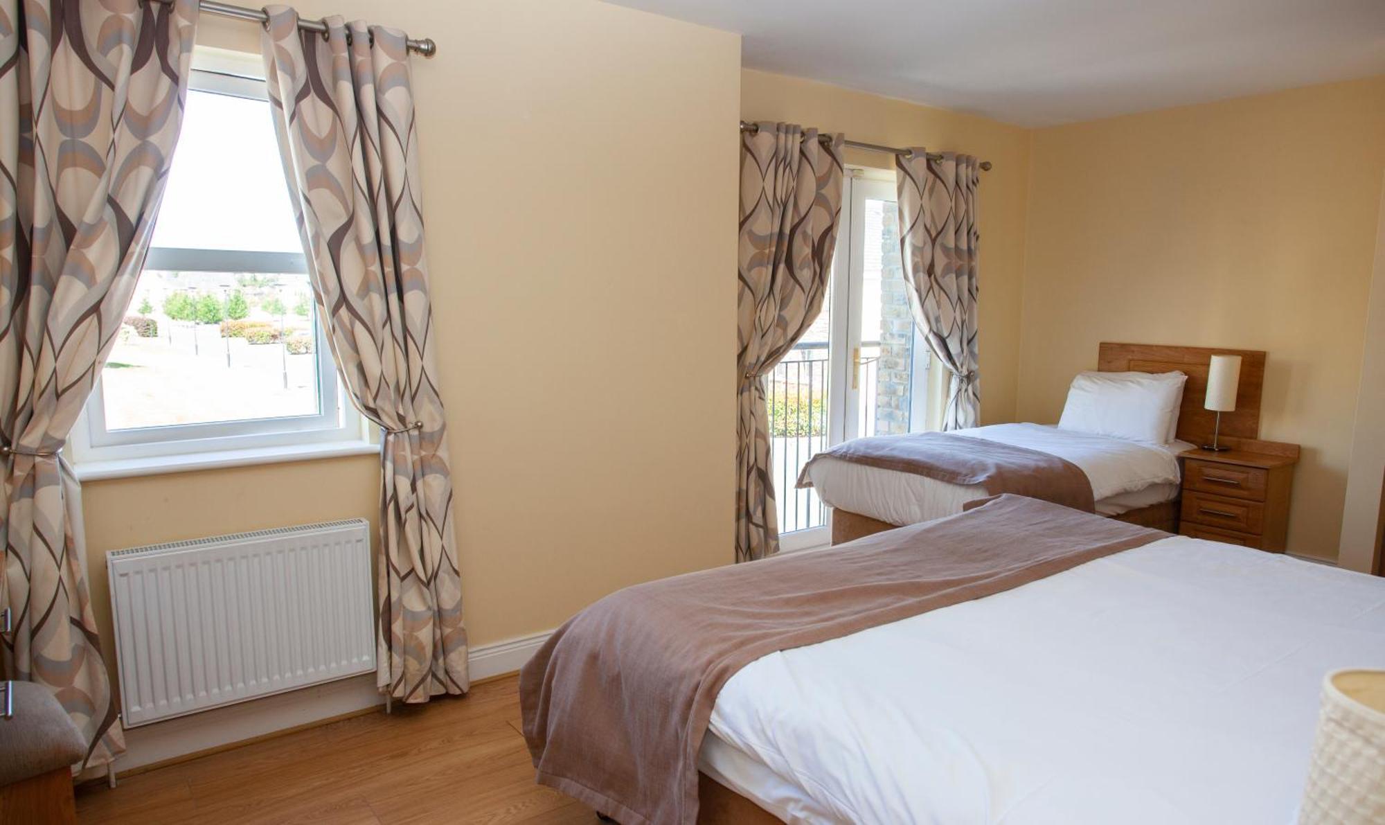 Knightsbrook Hotel Courtyard Accommodation Trim Exterior photo
